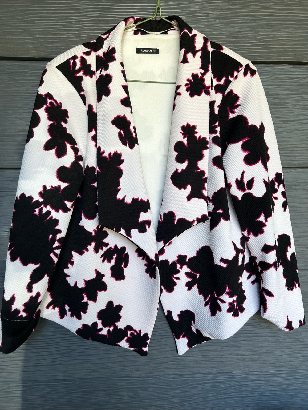 Lightweight jacket  US size 8
(UK size 12)